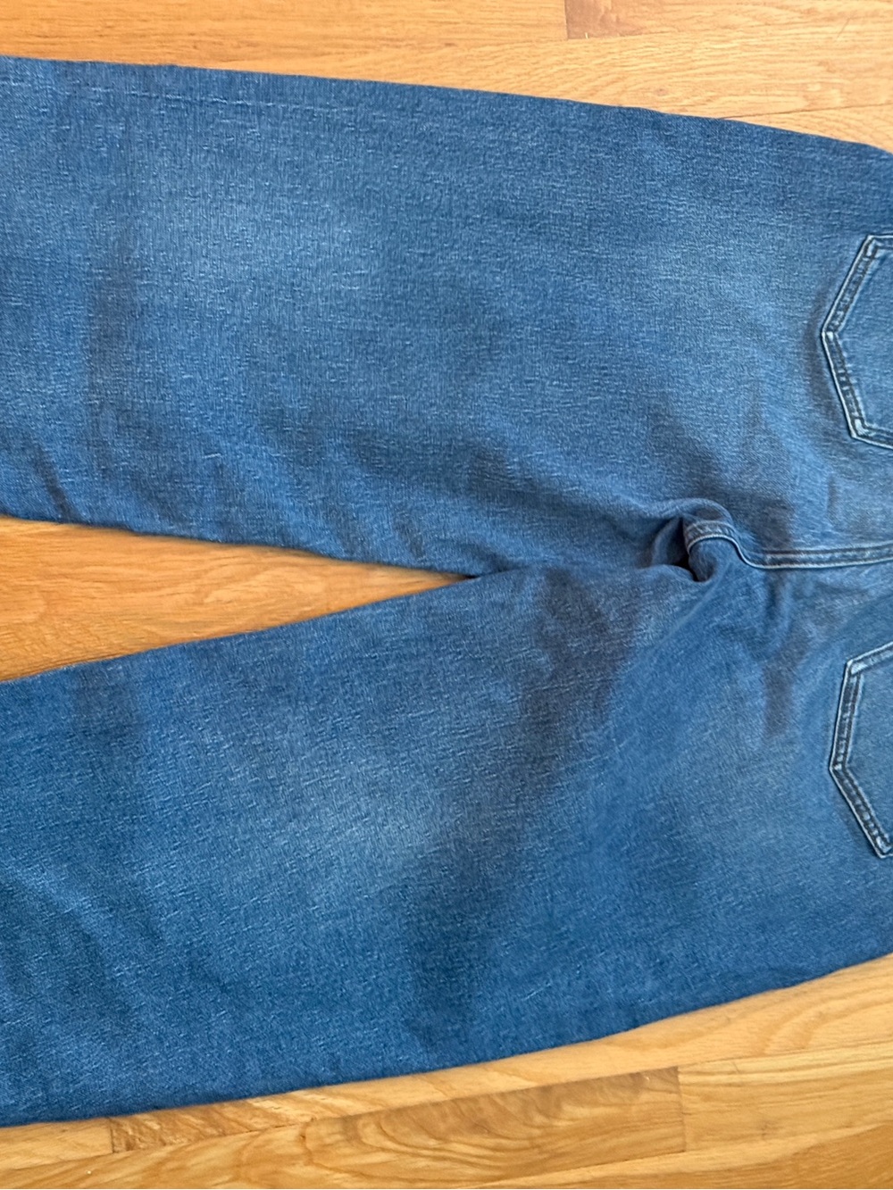 Pristine Qunce barrel leg jeans. - Picture 4 of 6